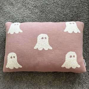 Ghost pillow